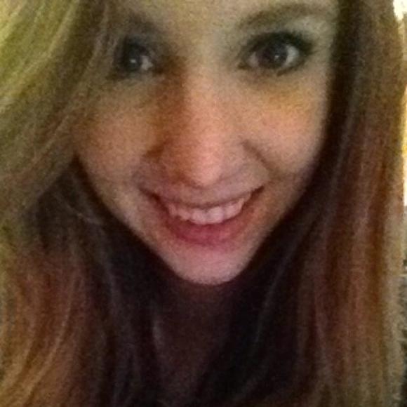 Meet your Posher, Courtney - Picture 3 of 3